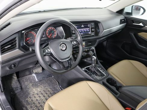 Used 2019 Volkswagen Jetta SE w/ Cold Weather Package image 27