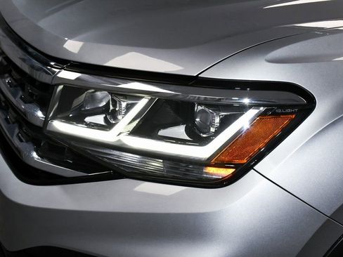 Used 2021 Volkswagen Atlas Cross Sport SEL R-Line image 73