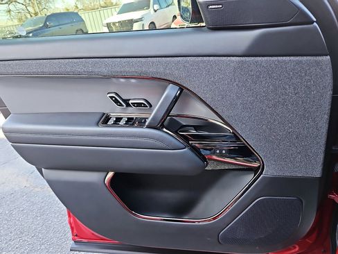 Used 2023 Land Rover Range Rover Sport SE image 11