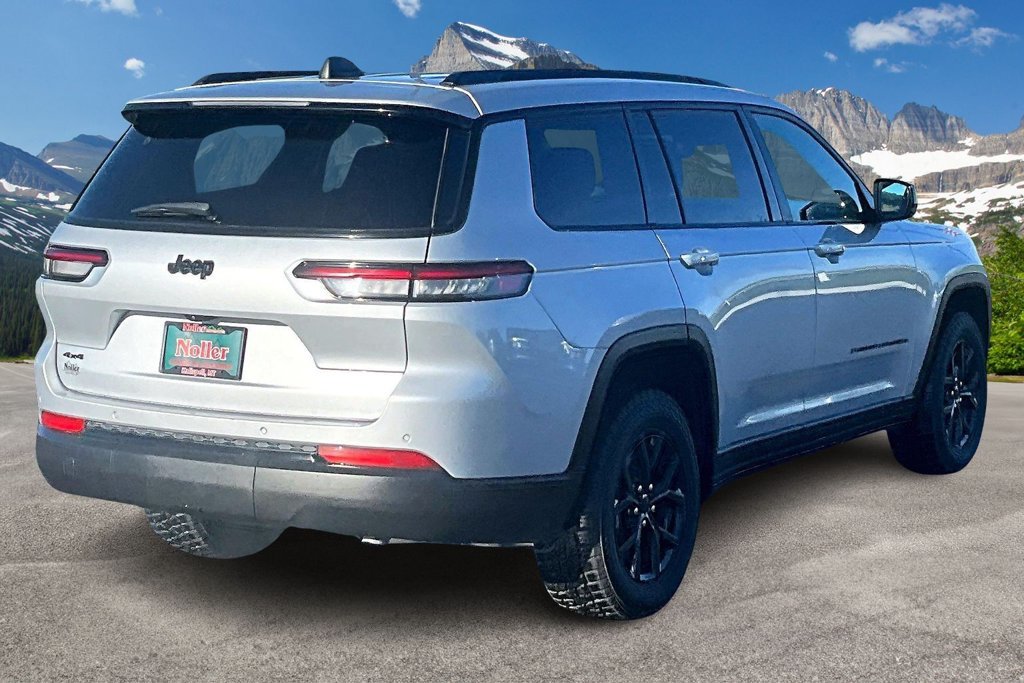 Used 2024 Jeep Grand Cherokee L Laredo AWD/4WD image 2