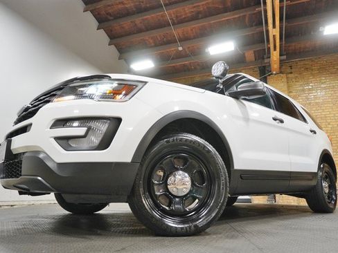 Used 2017 Ford Explorer 4WD Police Interceptor w/ Ultimate Wiring Package image 3