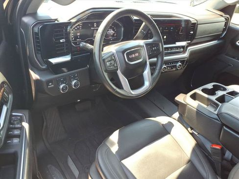 Used 2025 GMC Sierra 1500 SLT AWD/4WD image 18