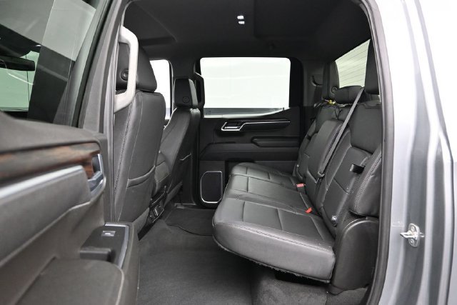 Used 2025 GMC Sierra 1500 SLT AWD/4WD image 21
