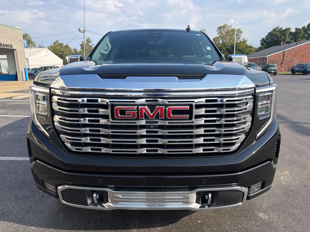 Used 2022 GMC Sierra 1500 Denali w/ Technology Package AWD/4WD image 8