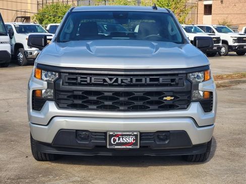 Used 2022 Chevrolet Silverado 1500 Custom RWD image 2