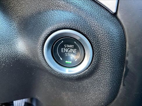 Used 2020 GMC Sierra 1500 SLT image 32