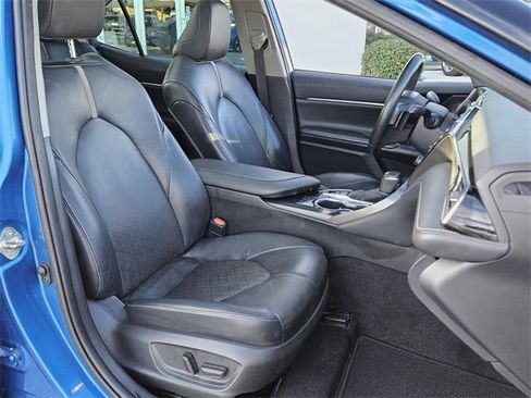 Used 2020 Toyota Camry XSE image 16