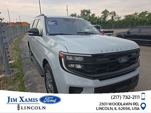 Used 2025 Ford Expedition Active AWD/4WD image 1