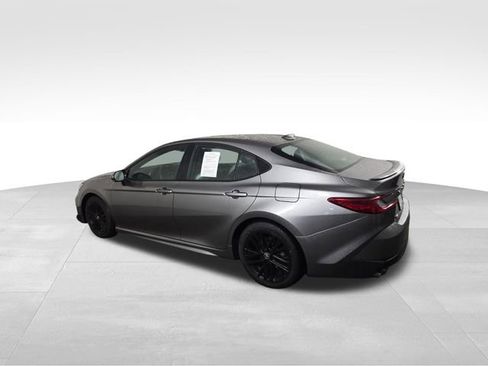 Used 2025 Toyota Camry SE FWD image 10