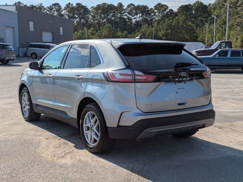 Used 2024 Ford Edge SEL image 5