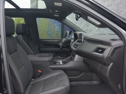 Used 2021 Chevrolet Tahoe RST w/ Luxury Package RWD image 25