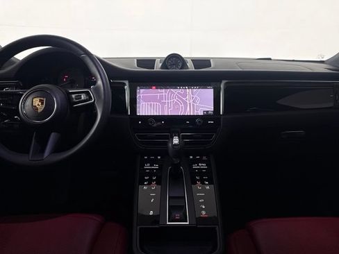 Used 2025 Porsche Macan S AWD/4WD image 35