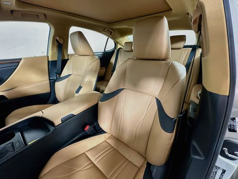Certified 2025 Lexus ES 350 w/ Luxury Package FWD image 20
