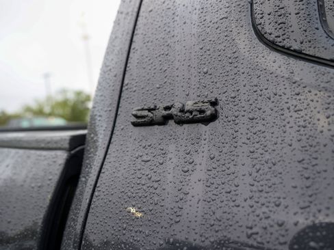 Used 2025 Toyota Tacoma SR5 AWD/4WD image 11