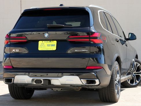 Used 2024 BMW X5 xDrive50e w/ Premium Package AWD/4WD image 4