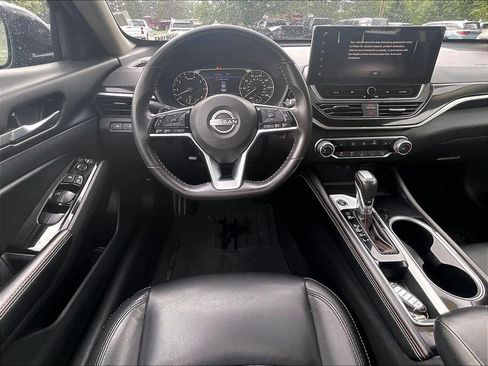 Used 2024 Nissan Altima 2.5 SR w/ SR Premium Package FWD image 17