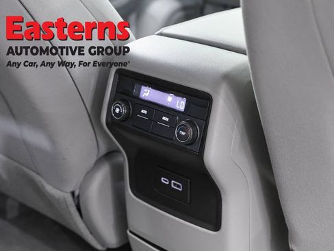 Used 2022 GMC Acadia SLE AWD/4WD image 24