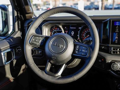 New 2026 Jeep Gladiator Rubicon w/ Steel Bumper Group image 18