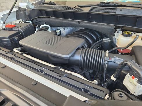 Used 2019 Chevrolet Silverado 1500 LT AWD/4WD image 12