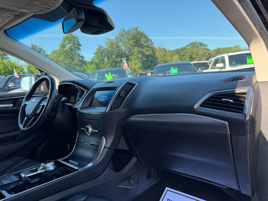 Used 2019 Ford Edge Titanium w/ Cold Weather Package AWD/4WD image 20