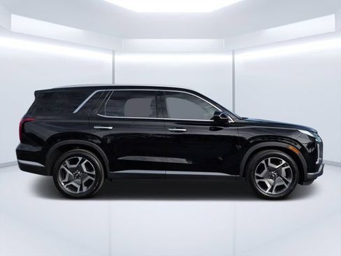 Used 2024 Hyundai Palisade SEL w/ Premium Package FWD image 3