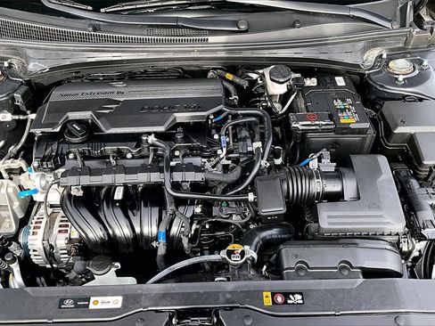 Used 2025 Hyundai Elantra Sport image 10