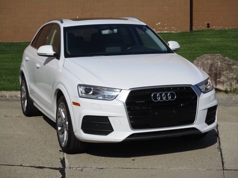 Used 2016 Audi Q3 2.0T Premium Plus w/ Technology Package AWD/4WD image 9