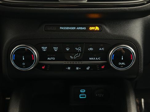 Used 2023 Ford Escape ST-Line AWD/4WD image 8
