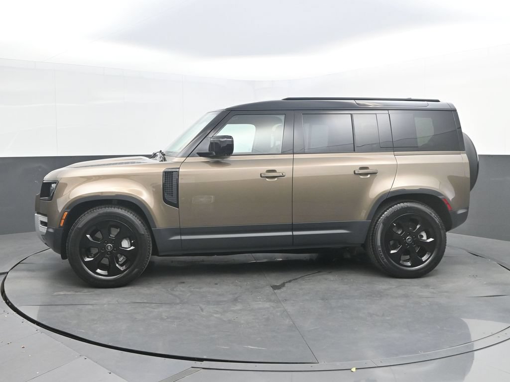 Used 2025 Land Rover Defender 110 S AWD/4WD image 2