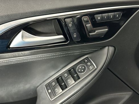 Used 2018 INFINITI QX30 FWD image 13
