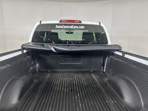 Used 2018 Nissan Frontier S image 25
