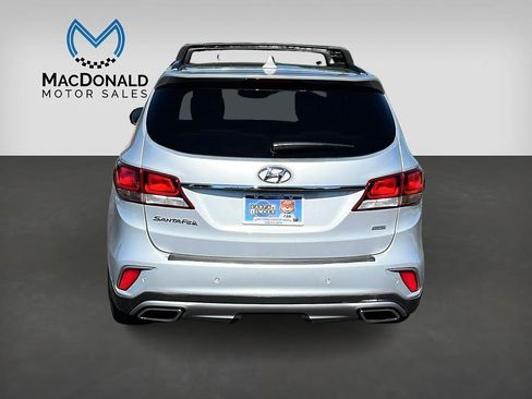 Used 2017 Hyundai Santa Fe FWD image 6