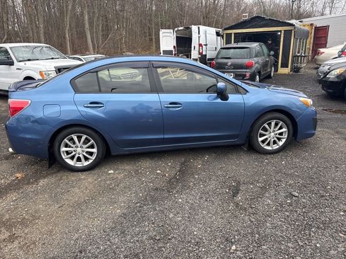 Used 2014 Subaru Impreza 2.0i Premium w/ All-Weather Package w/CVT image 4