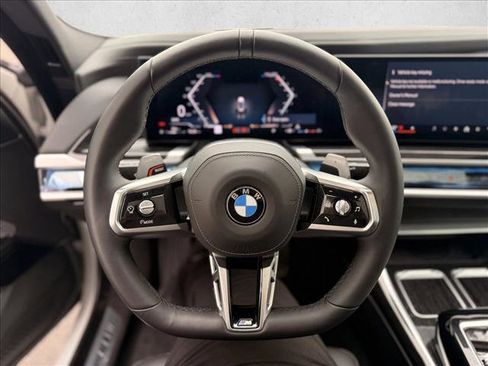 Used 2025 BMW 740i xDrive 740i xDrive image 19