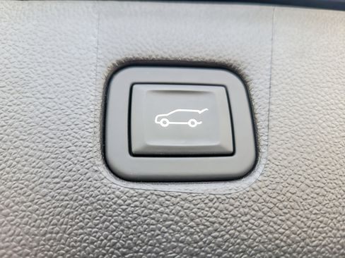 Used 2024 Chevrolet Blazer LT FWD image 19