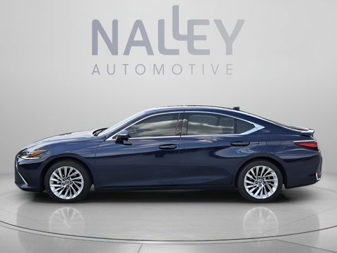 Used 2023 Lexus ES 300h Ultra Luxury w/ Accessory Package (Z2) FWD image 2
