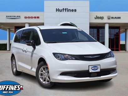 New 2025 Chrysler Voyager LX