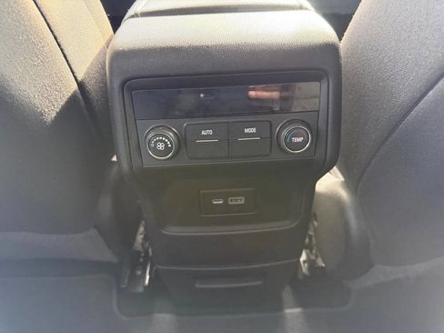 Used 2021 GMC Acadia SLE AWD/4WD image 28
