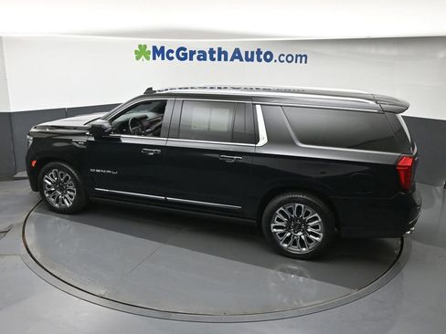 Used 2023 GMC Yukon XL Denali Ultimate w/ LPO, Floor Liner Package AWD/4WD image 29