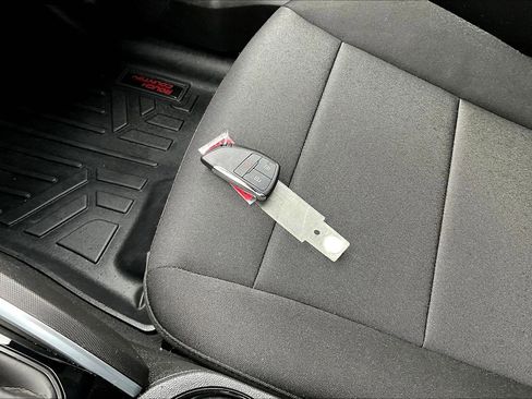 Used 2025 Chevrolet Colorado Trail Boss image 34