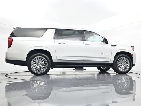 Used 2023 GMC Yukon XL SLT AWD/4WD image 34