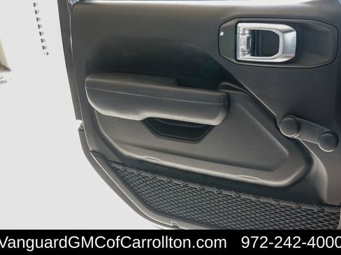 Used 2024 Jeep Gladiator Sport image 19