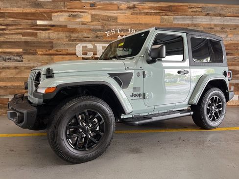 Used 2023 Jeep Wrangler Freedom Edition image 11