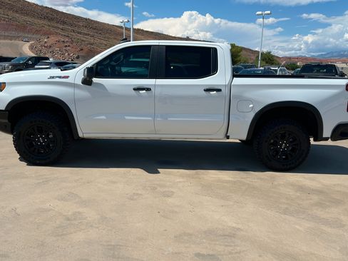 Used 2024 Chevrolet Silverado 1500 ZR2 w/ Technology Package AWD/4WD image 2