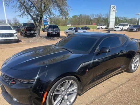 Used 2021 Chevrolet Camaro LT w/ RS Package image 6