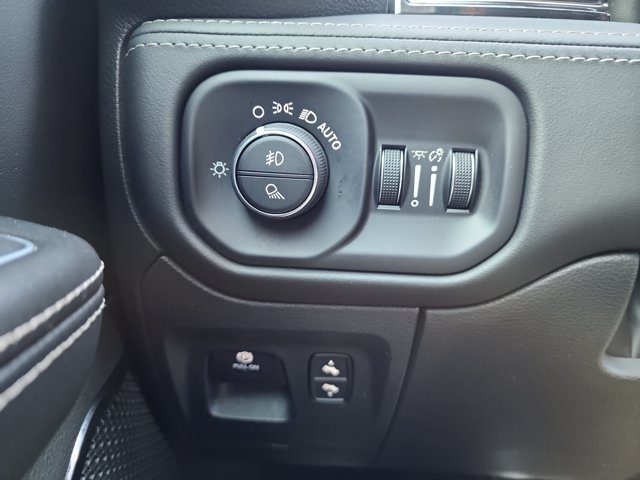 Used 2023 RAM 1500 Limited AWD/4WD image 22
