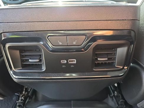 Used 2024 GMC Sierra 2500 AT4 w/ AT4 Preferred Package AWD/4WD image 19