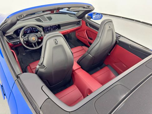 Used 2025 Porsche 911 Carrera image 43