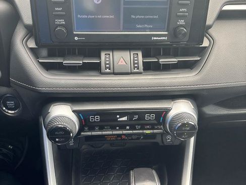 Used 2021 Toyota RAV4 XLE Premium AWD/4WD image 16