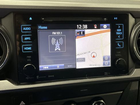 Used 2019 Toyota Tacoma TRD Sport image 17